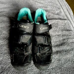 Womens Easton EC70 carbon composite Giro cycling shoes size 41 EU, 9 US.